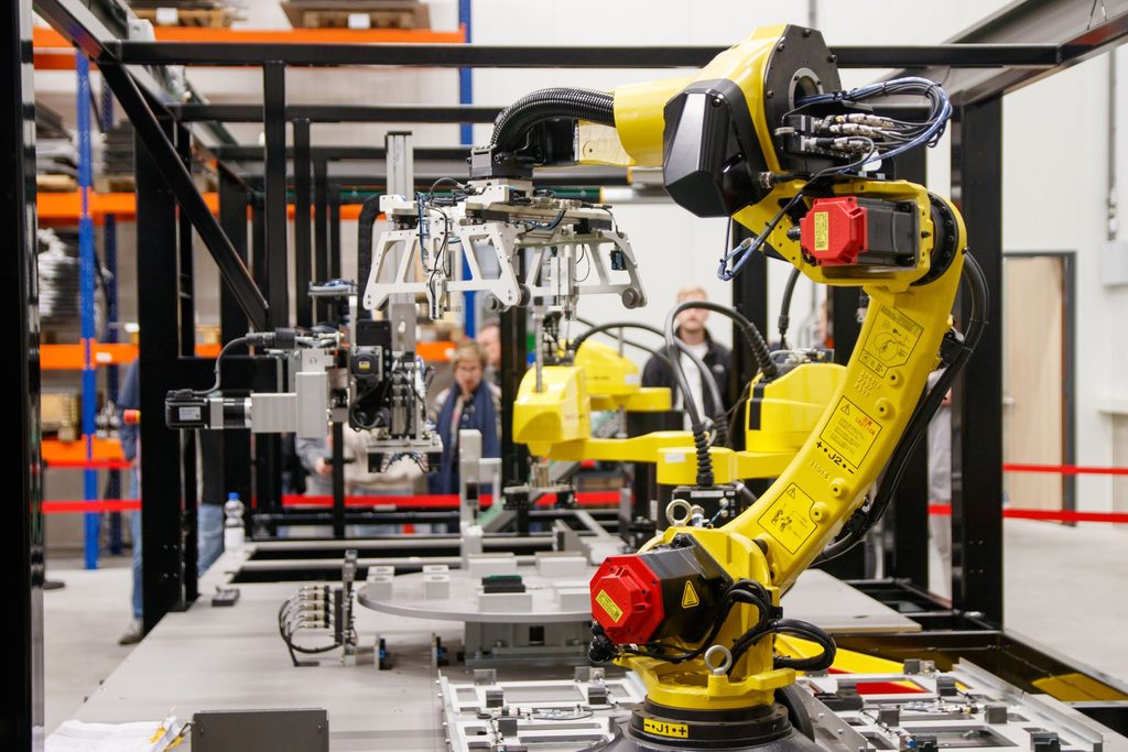 pexels-freek-wolsink-508219-34207359 (1) Guida robot con sistema di visione per bin picking